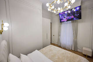 Гостиница Тверские Замки DeLuxe Тверь De Luxe VIP Премиум двухкомнатный номер (1 этаж)-2