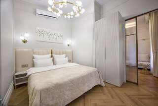 Гостиница Тверские Замки DeLuxe Тверь De Luxe VIP Премиум двухкомнатный номер (1 этаж)-1